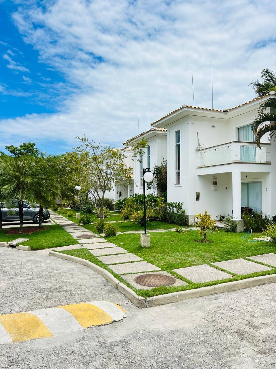 Casa duplex -
Condomínio Itacimirim