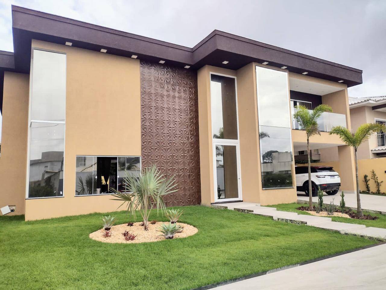 Casa de alto padrão em condomínio fechado
