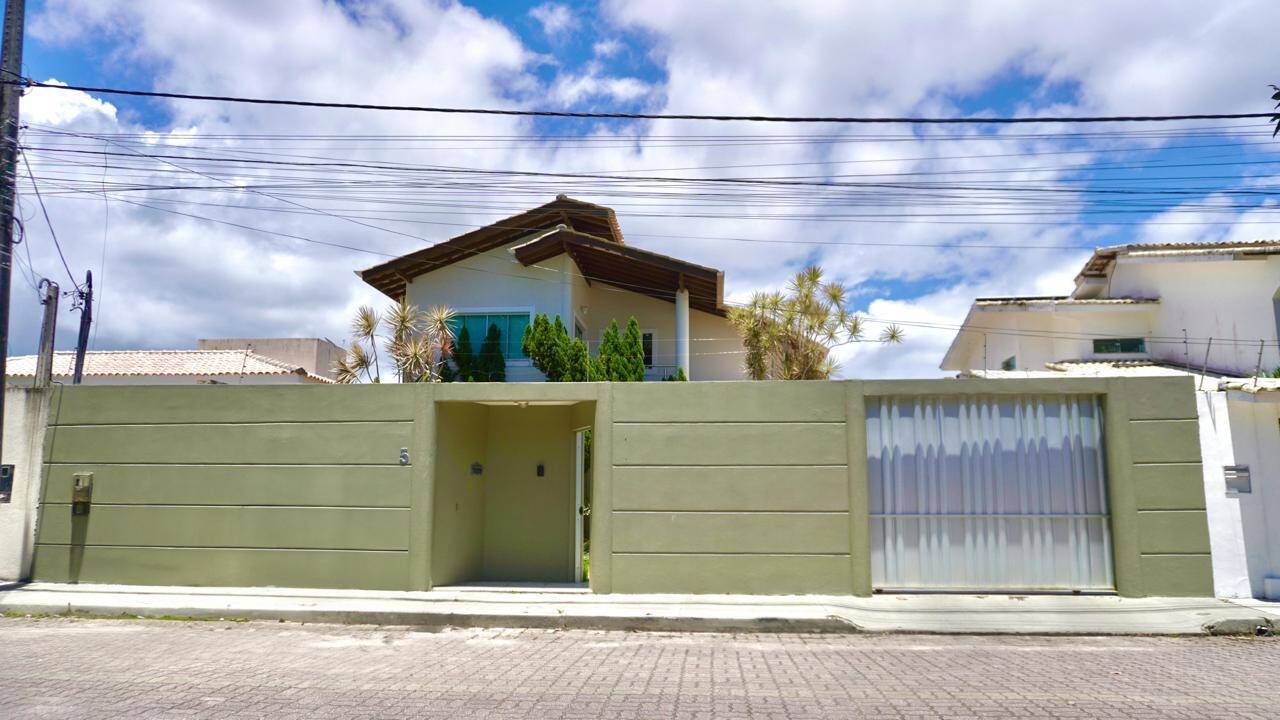 Casa de alto padrão em condomínio fechado