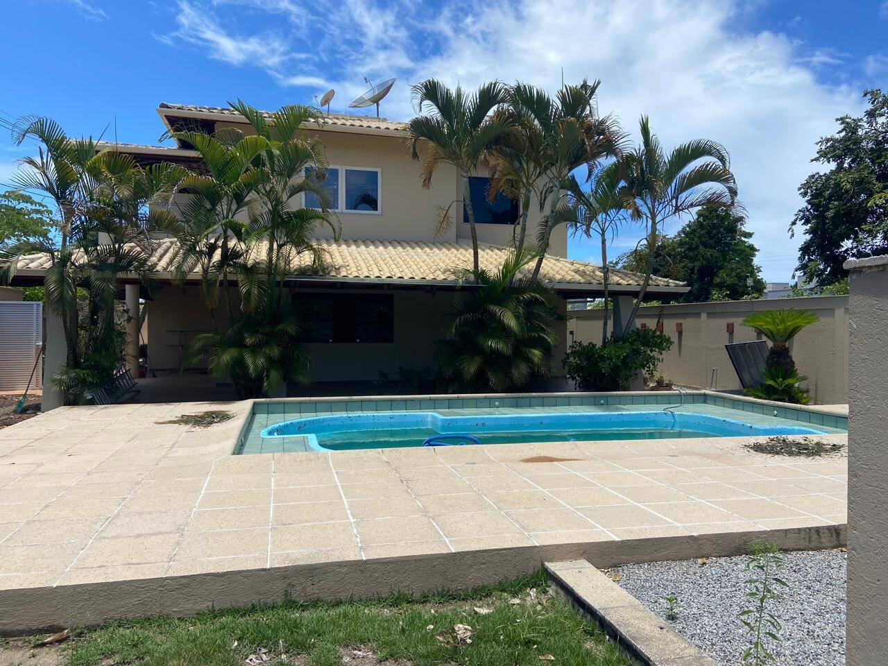 Casa de alto padrão em condomínio fechado