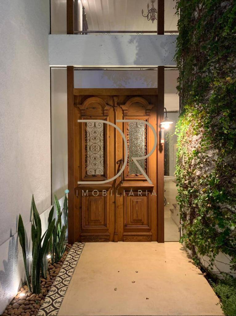 Casa, 4 quartos, 250 m² - Foto 11