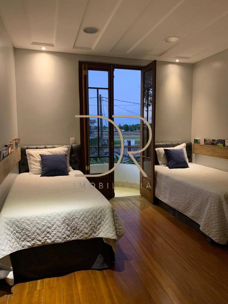 Casa, 4 quartos, 250 m² - Foto 35